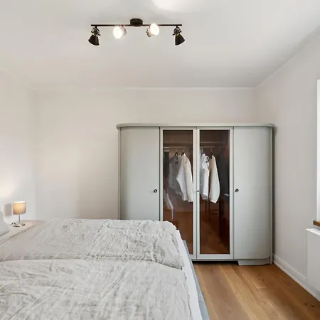 Deichperle Mit Flussblick