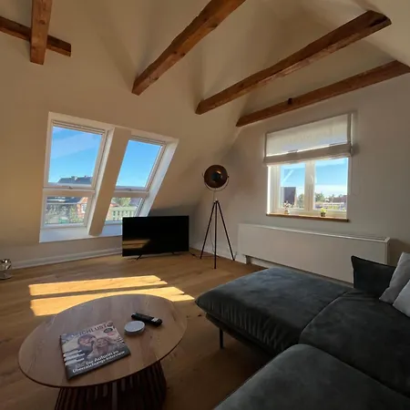 Deichperle Mit Flussblick *